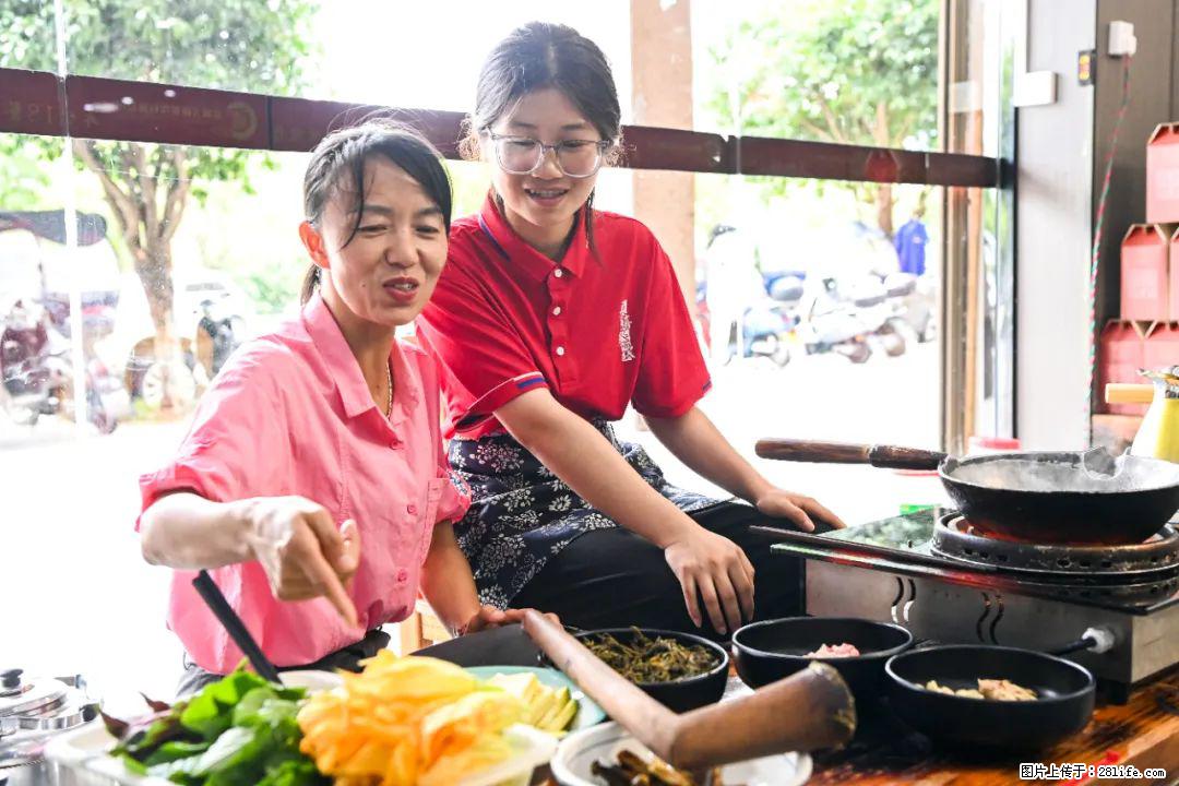 全网追的“扁担女孩”，找了一份暑假工，时薪12元 - 定州生活资讯 - 定州28生活网 dingzhou.28life.com